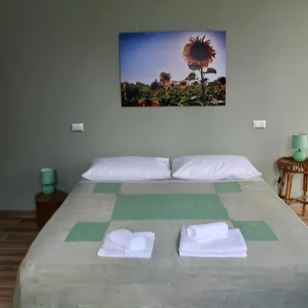 Salsedine E Girasoli 3* 시비타노바 마르셰