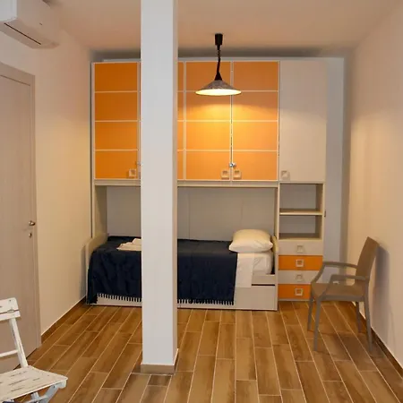 Couette-café Salsedine E Girasoli 3*